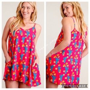 Peach Love California Cactus Flower
Sleeveless Swing Dress in Pink sz Small used